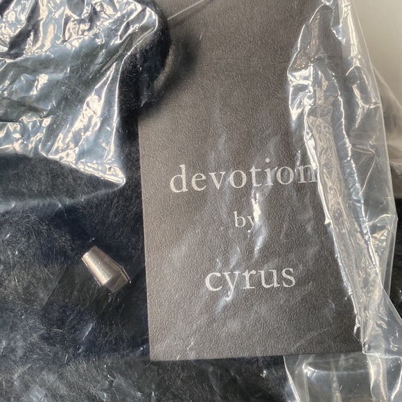 Devotion by CYRUS Eyelash Knit Hooded Long-sleeve Black Sweater, Size S, NWT - Picture 10 of 11